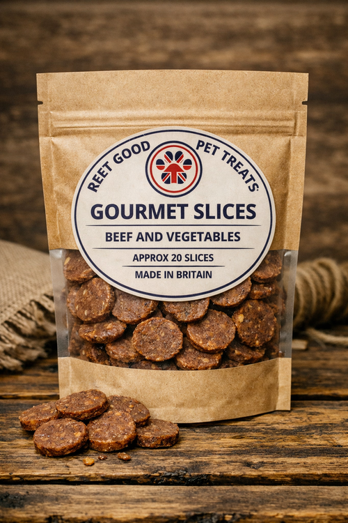 Bag of 'Reef Good Pet Treats' Gourmet Slices with beef and vegetables on a wooden surface.